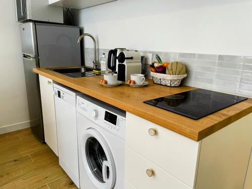 Photo de la galerie de l'établissement 3 pièces calme 20 mn Tour Eiffel 5 mn Versailles, à Viroflay