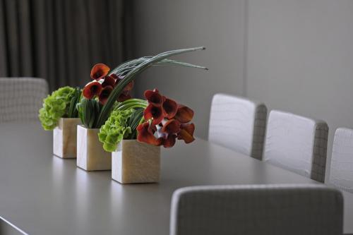  Armani Hotel Dubai -  Room  picture :   Tea/Coffee maker    Minibar    Shower                           