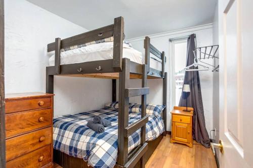 Fotografie z fotogalerie ubytování Happy Daze Big Space Near Village Lots of fun Hot Tub v destinaci Blue Mountains