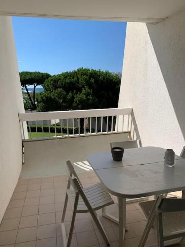 Charmant studio, vue mer, à deux pas de la plage