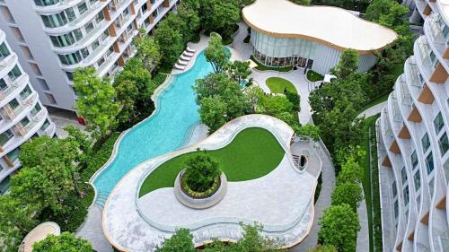 Afbeelding uit fotogalerij van PHYLL Phuket, Luxury Condominium 45 in Ban Rangeng