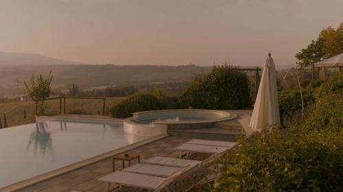Poggio 3 Luneの敷地内または近くにあるプール
