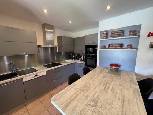 Photo de la galerie de l'établissement Villa in Vidauban with Pool & Vineyards Nearby, à Vidauban