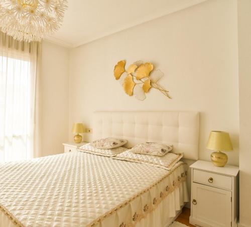 Atico con 2 dormitorios garaje y piscina