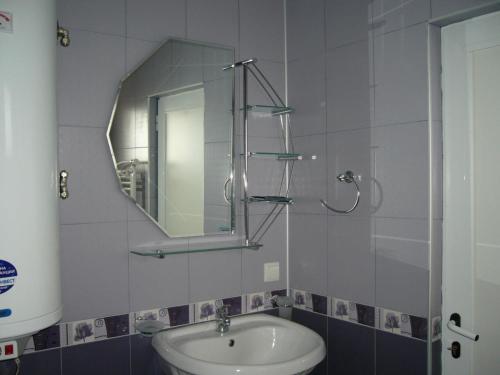 Kamar mandi di Complex Exotica
