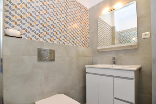Athens industrial design apt 5 min from Metro