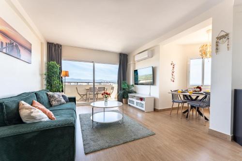 Sunrise Haven, Spacious, Bright, Pool, Terraces