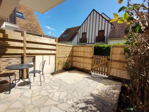 Studio plain pied avec terrasse tout proche mer