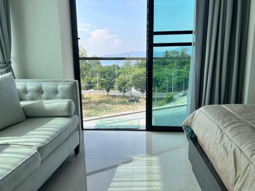 Χώρος καθιστικού στο The viva patong condo C602