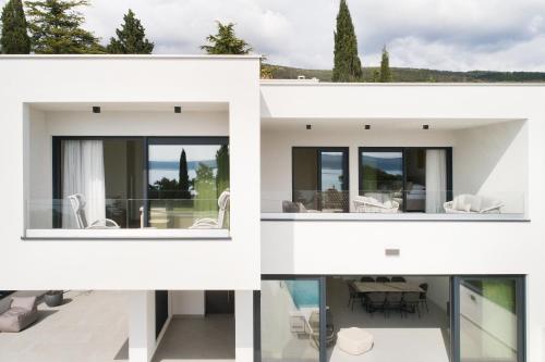 New modern villa by the sea, magical view, a few minutes from the beach - by TRAVELER tourist agency Krk - ID 2000