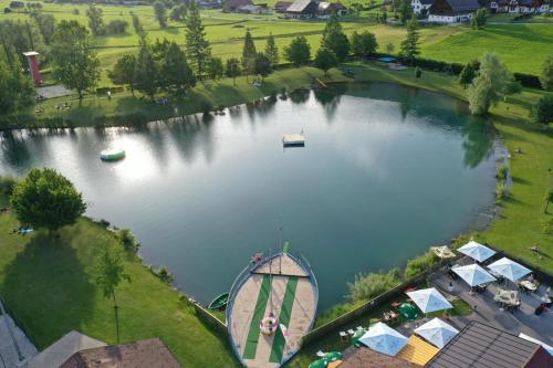 Vista de un río cerca de este apartamento