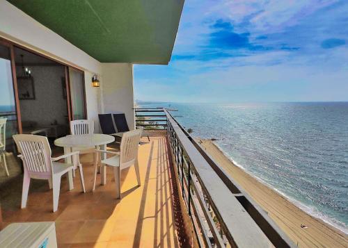 Mediterraneo 1007 Fabulous One Bedroom Apartment with Sea View