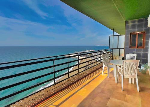Mediterraneo 1007 Fabulous One Bedroom Apartment with Sea View