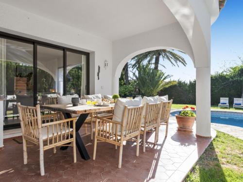 Villa Byron, private pool, walking distance to Puerto Banus