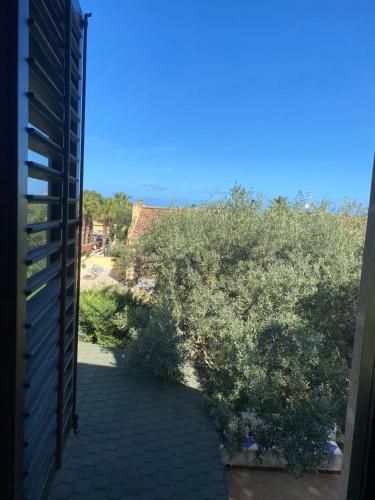 Giardino di Villa al mare Baia Emiri Mazzaforno Cefalù