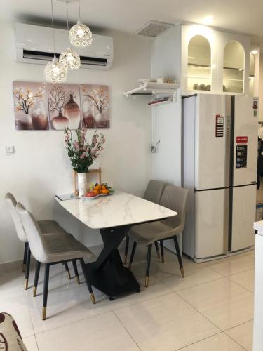 Kuchyň nebo kuchyňský kout v ubytování Resort Ori Vinhomes Grand Park tp Thủ Đức , 3giường 2WC