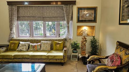 Ruang duduk di Prakash Kutir B&B