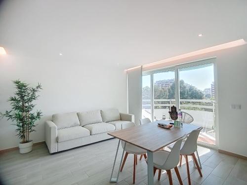 Torre Verde 206 by Abracadabra