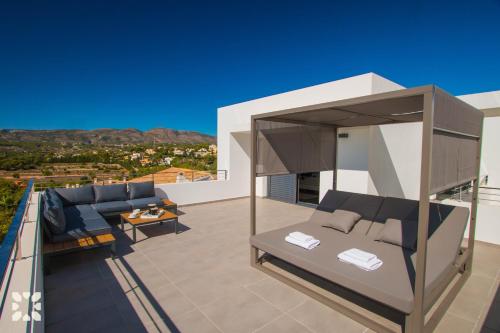 Villa Caballito De Mar by Abahana Villas