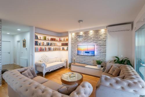 Penthouse Nikola