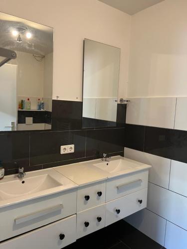 Un baño de Zimmervermittlung Hemelingen