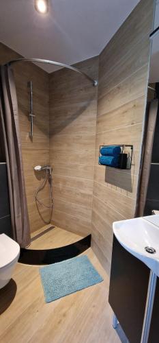 Un baño de Studio Apartment Aurora