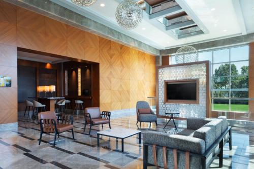 TV a/nebo společenská místnost v ubytování Sheraton Bursa Hotel