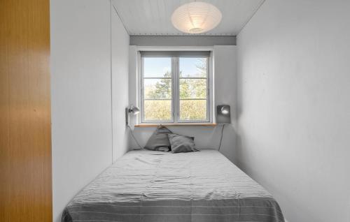 Katil atau katil-katil dalam bilik di Awesome Home In Melby With Kitchen