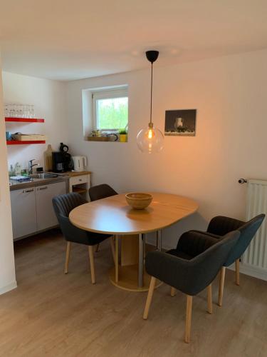 Η κουζίνα ή μικρή κουζίνα στο Landhaus Wiesemann Parkappartements & Dependance - Nähe Ettelsberg-Talstation