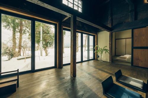 Uma área de estar em MAHORA西野谷 古民家宿 Myoko Taditional Japanese house