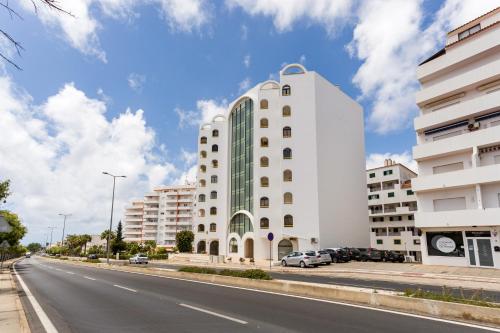 Family Apartment Near Praia da Rocha