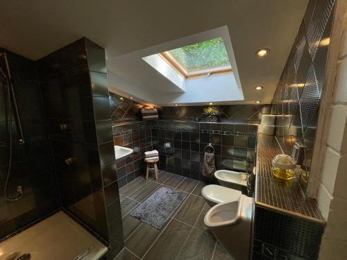 Koupelna v ubytování Ferienwohnung Riverside Resort idyllisch direkt an der Lahn