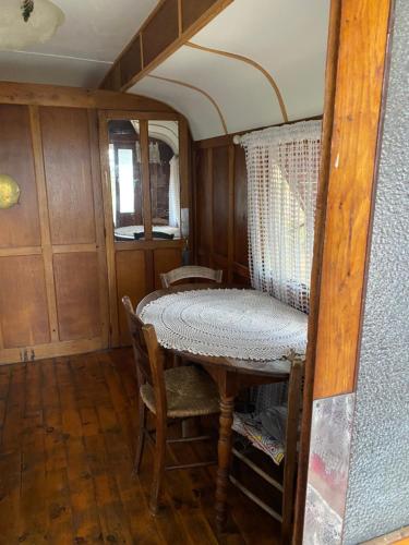 Photo de la galerie de l'établissement Roulottes, à Bathernay