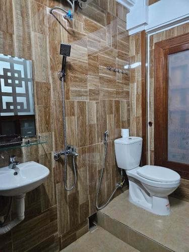 Paradise Homestay- Hue tesisinde bir banyo