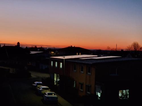 Východ nebo západ slunce při pohledu z apartmánu nebo okolí