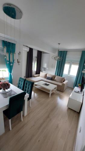 Prostor za sedenje u objektu Apartment Marina