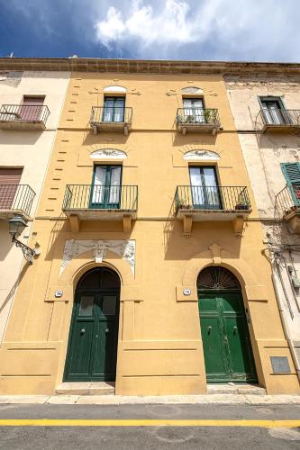 El edificio en el que está el departamento