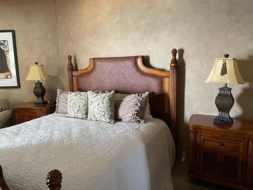 Postel nebo postele na pokoji v ubytování Sonoran Sea W603 Beautiful Modern Mexican Condo