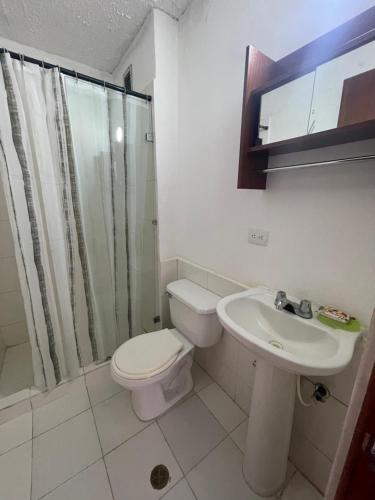 Ванная комната в Apartamento para viajeros Aeropuerto Maiquetia