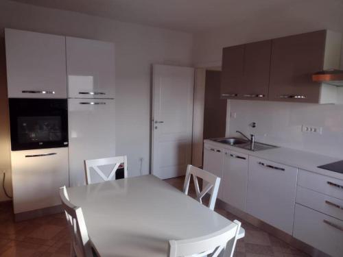 Dapur atau dapur kecil di Gordana apartmani