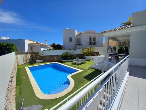 Πισίνα στο ή κοντά στο Villa Noah