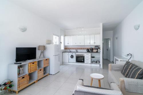 Hibiscos Seaview Terrace by Casasol