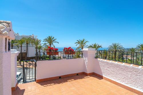 Hibiscos Seaview Terrace by Casasol