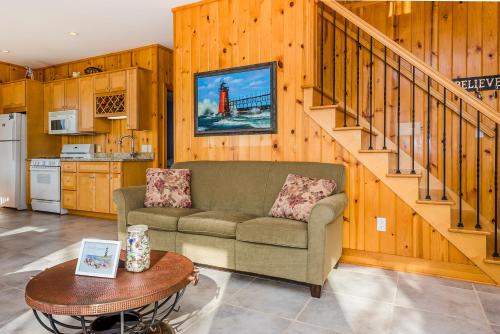 Fotografie z fotogalerie ubytování Sunset Kisses- Beachfront Luxury vacation rental v destinaci South Haven