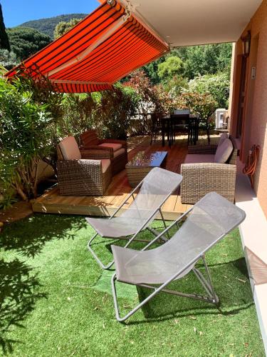 Appartement RDC très grande terrasse proche mer et centre ville