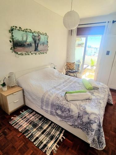 Stunning Room with private Bathroom and shared balcony, mainly with 2 adorable cats and a sweet Dog!