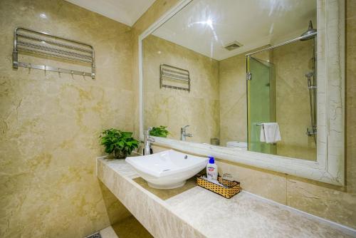 Ένα μπάνιο στο The Rixx Ben Thanh Tower - The One Saigon