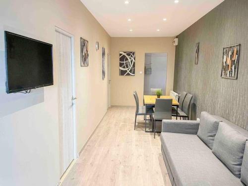 I77 Spacious Modern 3bedroom 1064 Budapest, 77 Izabella utca kép - 3