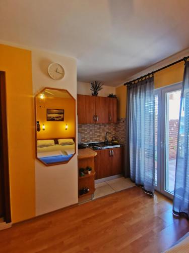 Beach apartment studio Roza Biograd - Premium location