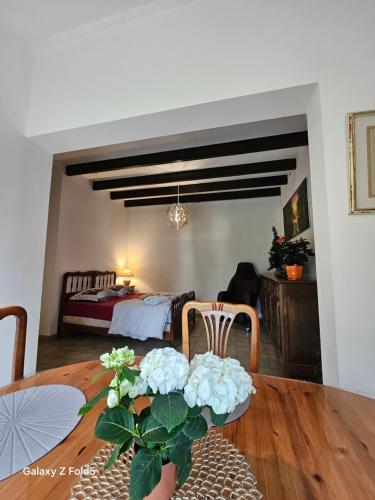 Φωτογραφία από το άλμπουμ του Appartement GIVERNY σε Hargeville